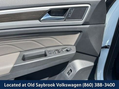 Used 2023 Volkswagen Atlas SE w/ Panoramic Sunroof Package AWD/4WD image 39