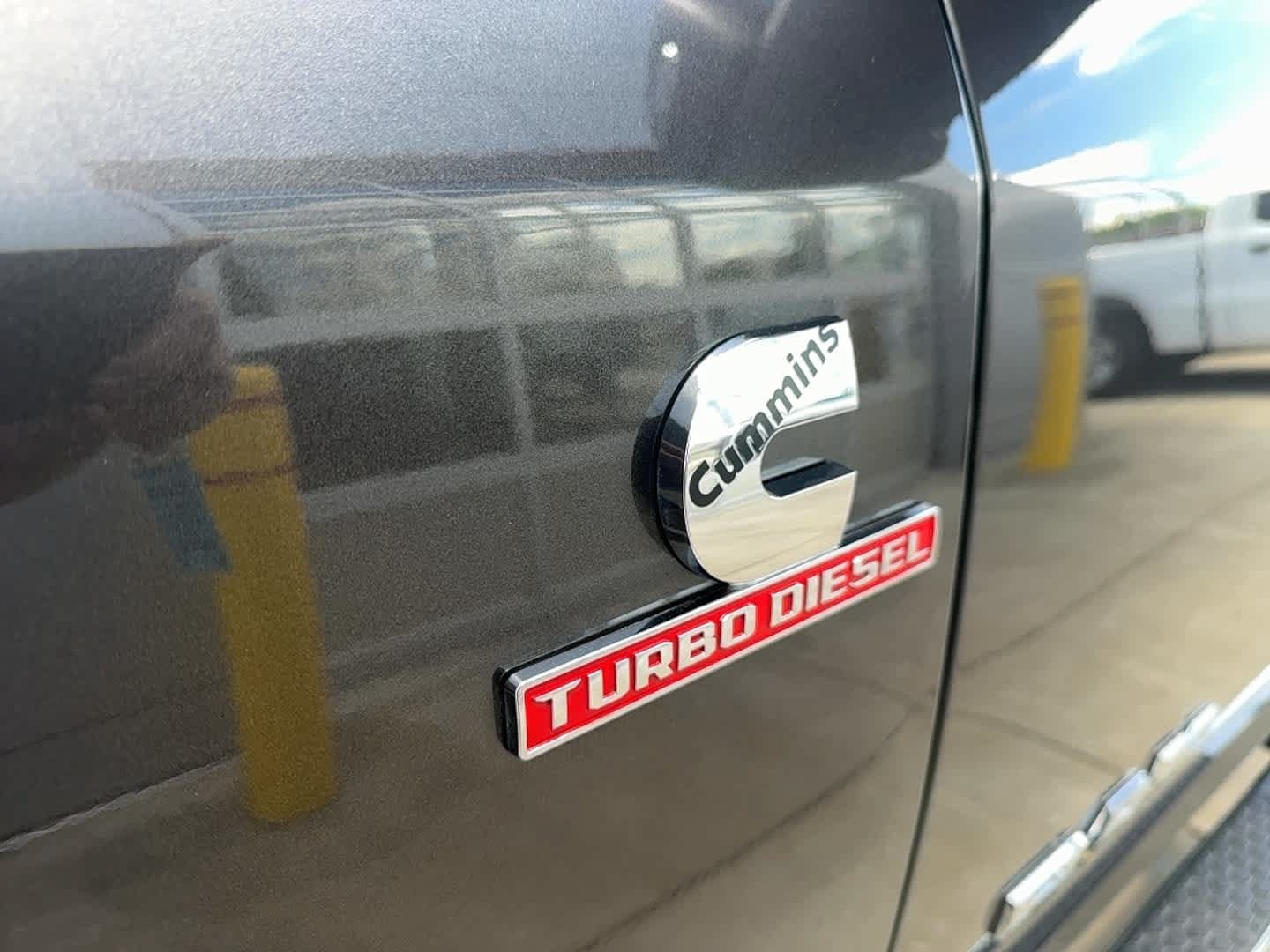 Used 2025 RAM 2500 Big Horn AWD/4WD image 2