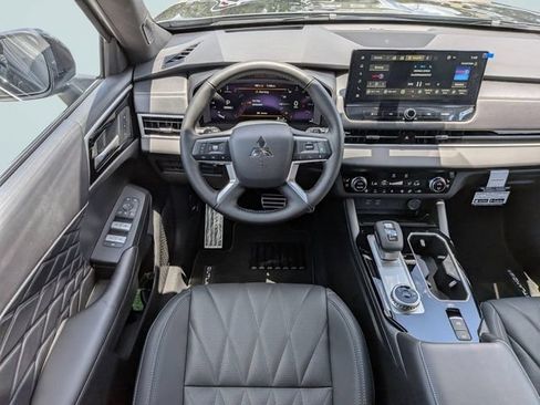New 2026 Mitsubishi Outlander SEL Black Edition FWD image 16