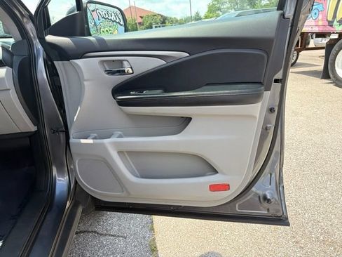 Used 2017 Honda Ridgeline RT image 28