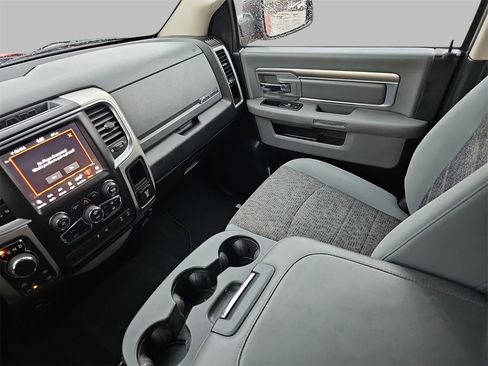 Used 2019 RAM 1500 Big Horn image 29