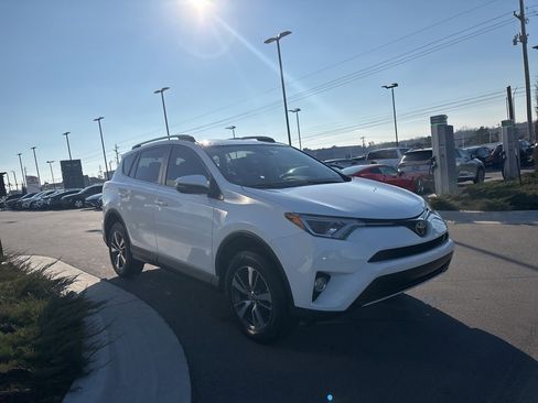 Used 2018 Toyota RAV4 XLE image 3
