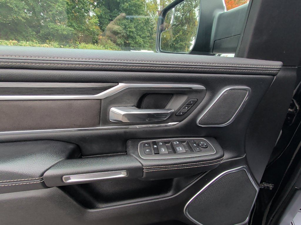 Used 2023 RAM 1500 Laramie AWD/4WD image 12