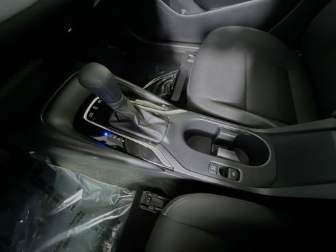 Used 2025 Toyota Corolla LE image 24