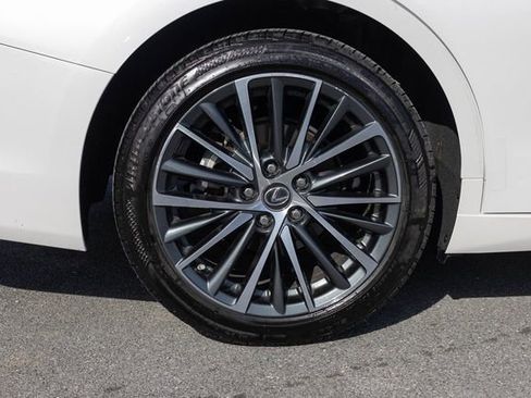 Used 2025 Lexus ES 300h w/ Premium Package image 10