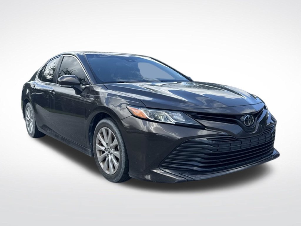 Used 2018 Toyota Camry LE w/ Convenience Package FWD image 2