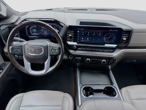 Used 2024 GMC Sierra 2500 SLT w/ SLT Premium Package image 15