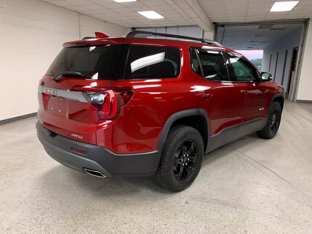 Used 2023 GMC Acadia AT4 w/ Technology Package AWD/4WD image 4