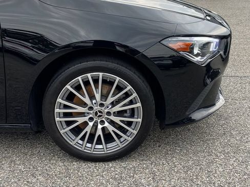 Used 2023 Mercedes-Benz CLA 250 4MATIC image 9