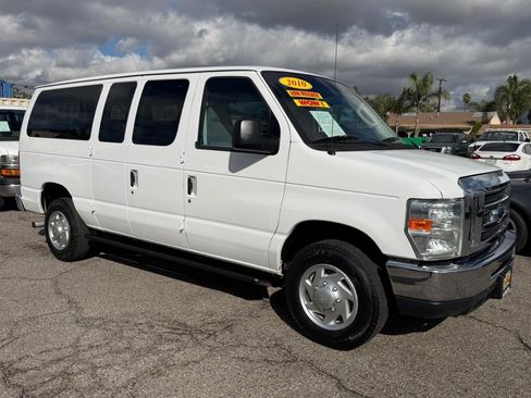 Used 2010 Ford E-350 and Econoline 350 Super Duty Wagon image 3