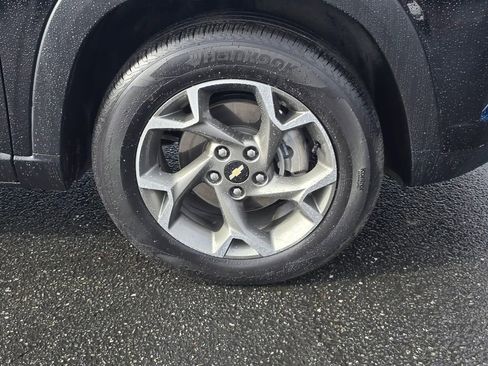 Certified 2025 Chevrolet Trax LT w/ LT Convenience Package image 9