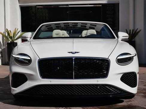 New 2026 Bentley Continental GTC AWD/4WD image 9