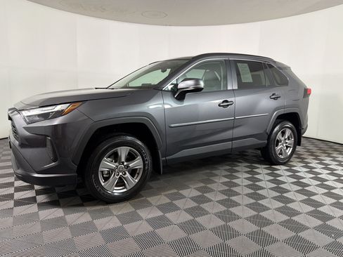 Used 2024 Toyota RAV4 XLE FWD image 23