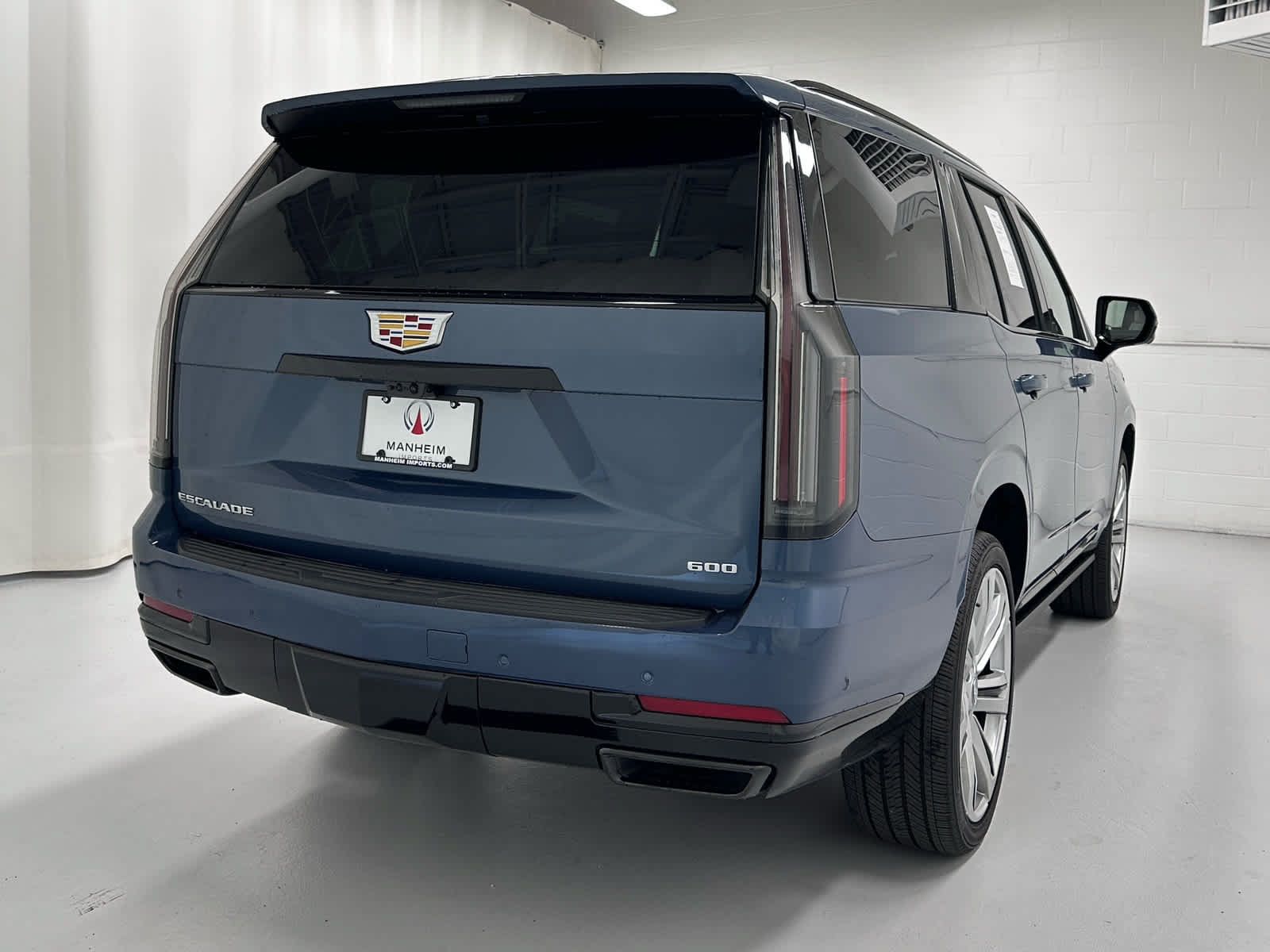 Used 2026 Cadillac Escalade Platinum Sport AWD/4WD image 6