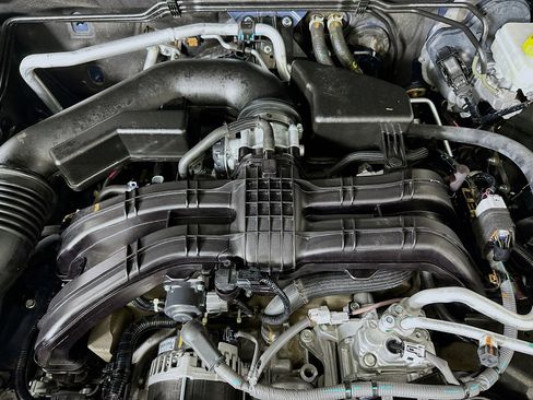 Used 2025 Subaru Outback Premium image 34