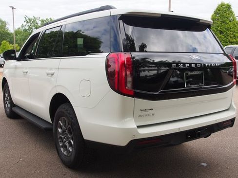 Certified 2025 Ford Expedition Active RWD image 5