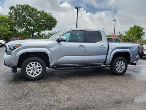 Used 2024 Toyota Tacoma SR5 RWD image 7