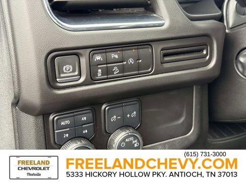 Used 2023 Chevrolet Suburban Premier image 28