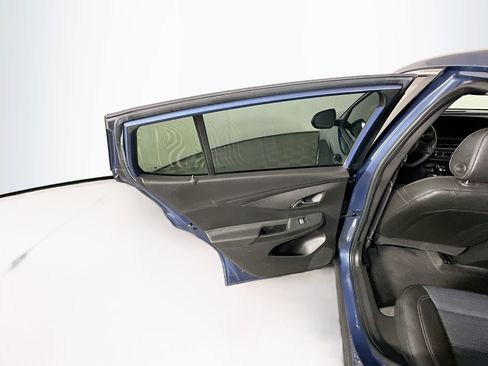 Used 2025 Buick Envista Preferred w/ Advanced Safety Package image 26