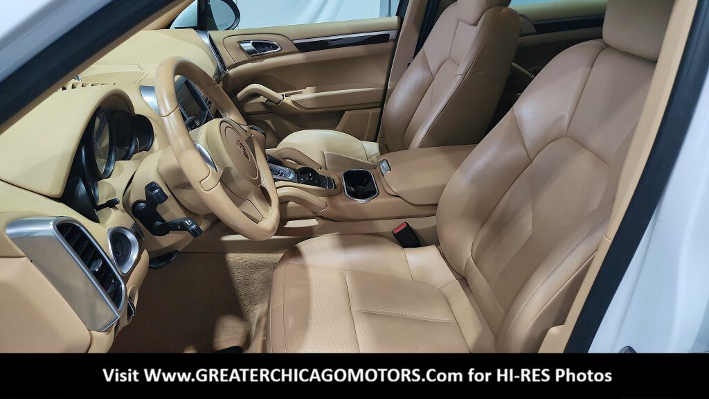 Used 2014 Porsche Cayenne Platinum Edition AWD/4WD image 26