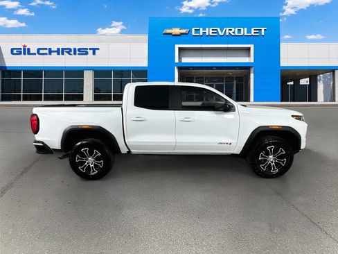 Used 2024 GMC Canyon AT4 AWD/4WD image 9