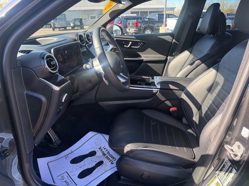 Used 2024 Mercedes-Benz GLC 300 4MATIC image 11