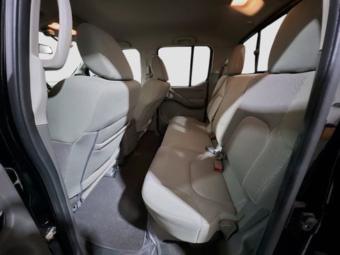 Used 2019 Nissan Frontier SV w/ Value Truck Package AWD/4WD image 16