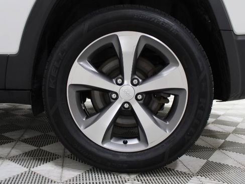 Used 2022 Jeep Cherokee Limited image 48