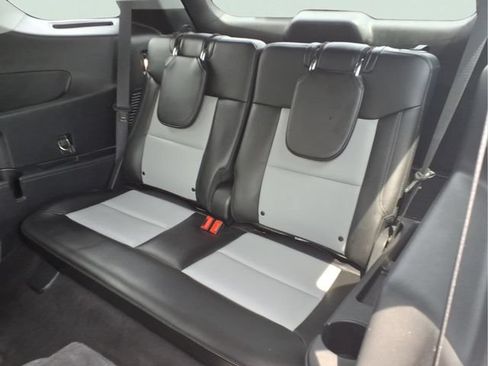 Certified 2022 Ford Explorer XLT w/ Equipment Group 202A AWD/4WD image 9