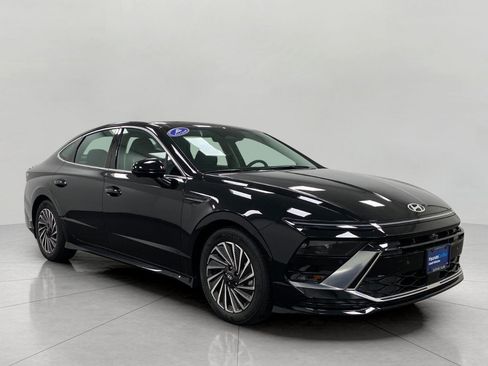 Certified 2025 Hyundai Sonata Limited FWD image 1