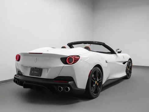 Certified 2019 Ferrari Portofino RWD image 32