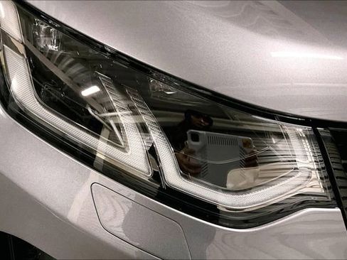 Certified 2025 Land Rover Discovery Sport S image 28