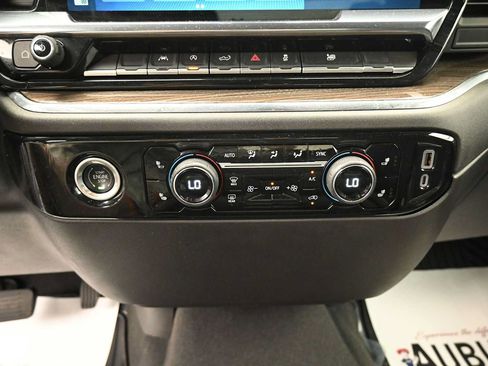 Used 2023 Chevrolet Silverado 1500 RST AWD/4WD image 9
