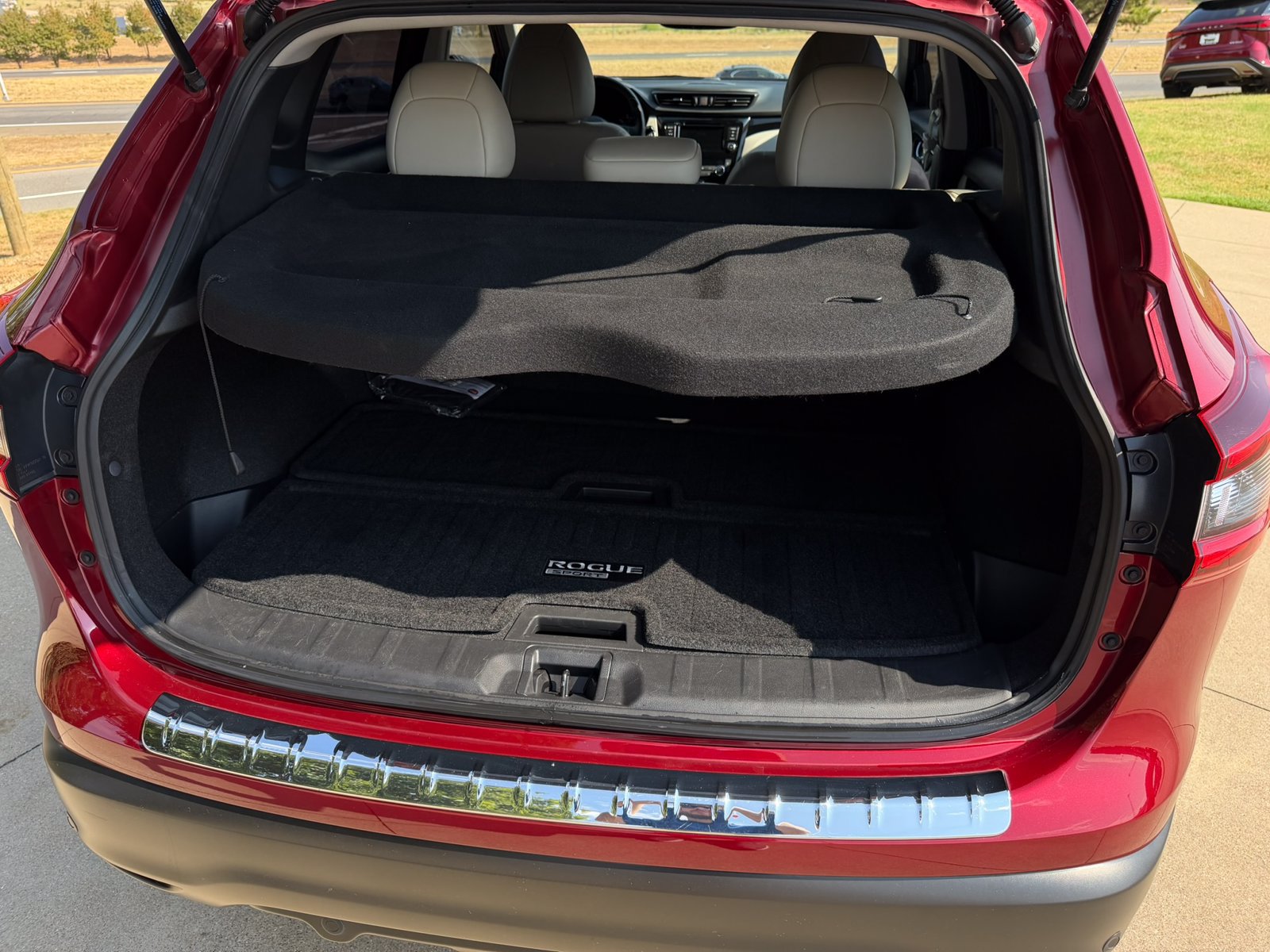 Used 2022 Nissan Rogue Sport SL w/ Premium Package FWD image 31