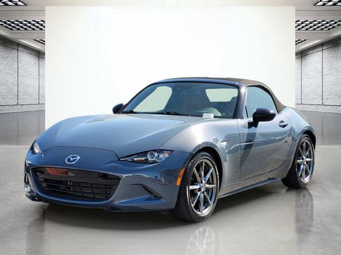 Used 2020 MAZDA MX-5 Miata Grand Touring RWD image 11