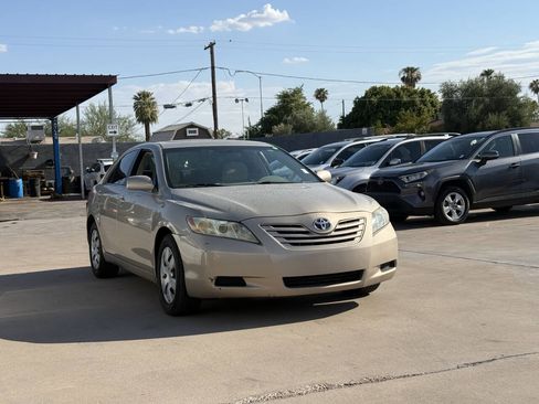 Used 2007 Toyota Camry XLE FWD image 3