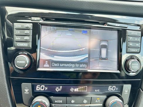 Used 2017 Nissan Rogue SL image 25