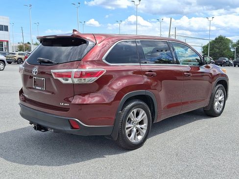 Used 2016 Toyota Highlander Plus AWD/4WD image 7