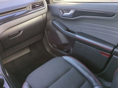 Used 2024 Ford Escape ST-Line image 17