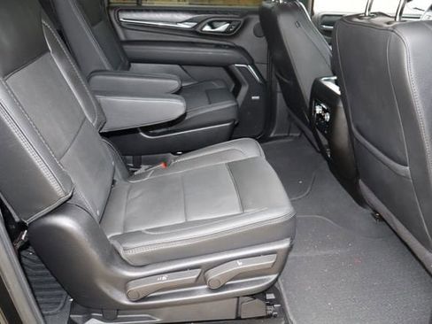 Used 2024 GMC Yukon XL Denali AWD/4WD image 19