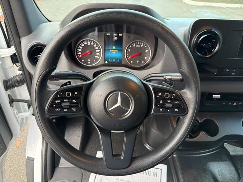 Used 2020 Mercedes-Benz Sprinter 3500 image 34