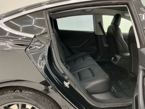 Used 2018 Tesla Model 3 Mid Range RWD image 21