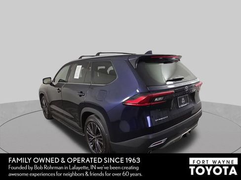 Used 2025 Toyota Grand Highlander AWD Hybrid image 9