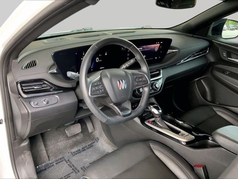 Used 2024 Buick Envista Sport Touring w/ Convenience I Package FWD image 18