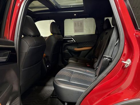 Used 2024 Mitsubishi Outlander SEL image 24