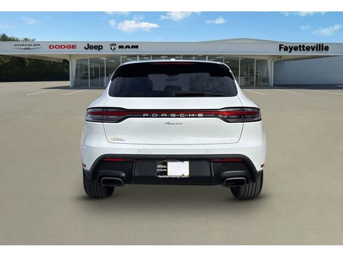 Used 2024 Porsche Macan Turbo image 4