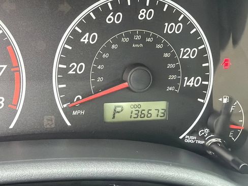 Used 2012 Toyota Corolla LE FWD image 29
