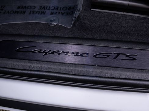 Used 2026 Porsche Cayenne GTS AWD/4WD image 14