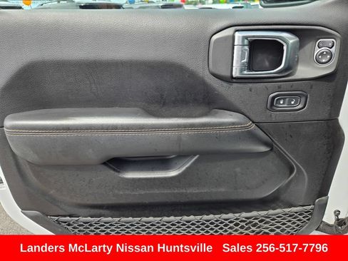 Used 2023 Jeep Gladiator Overland AWD/4WD image 22