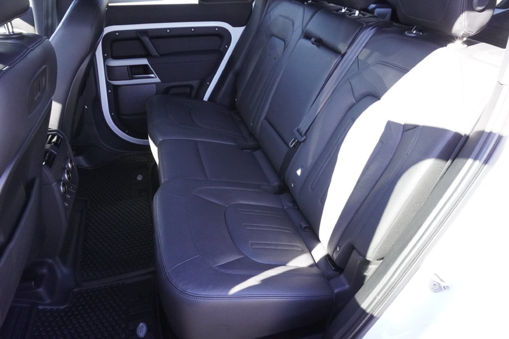 Used 2022 Land Rover Defender 110 S AWD/4WD image 30